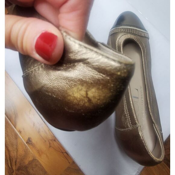 AGL 37 Gold soft leather slipon. Comfy. Granny Vibe. Luxury. Round Toes. #0739 - Picture 5 of 10